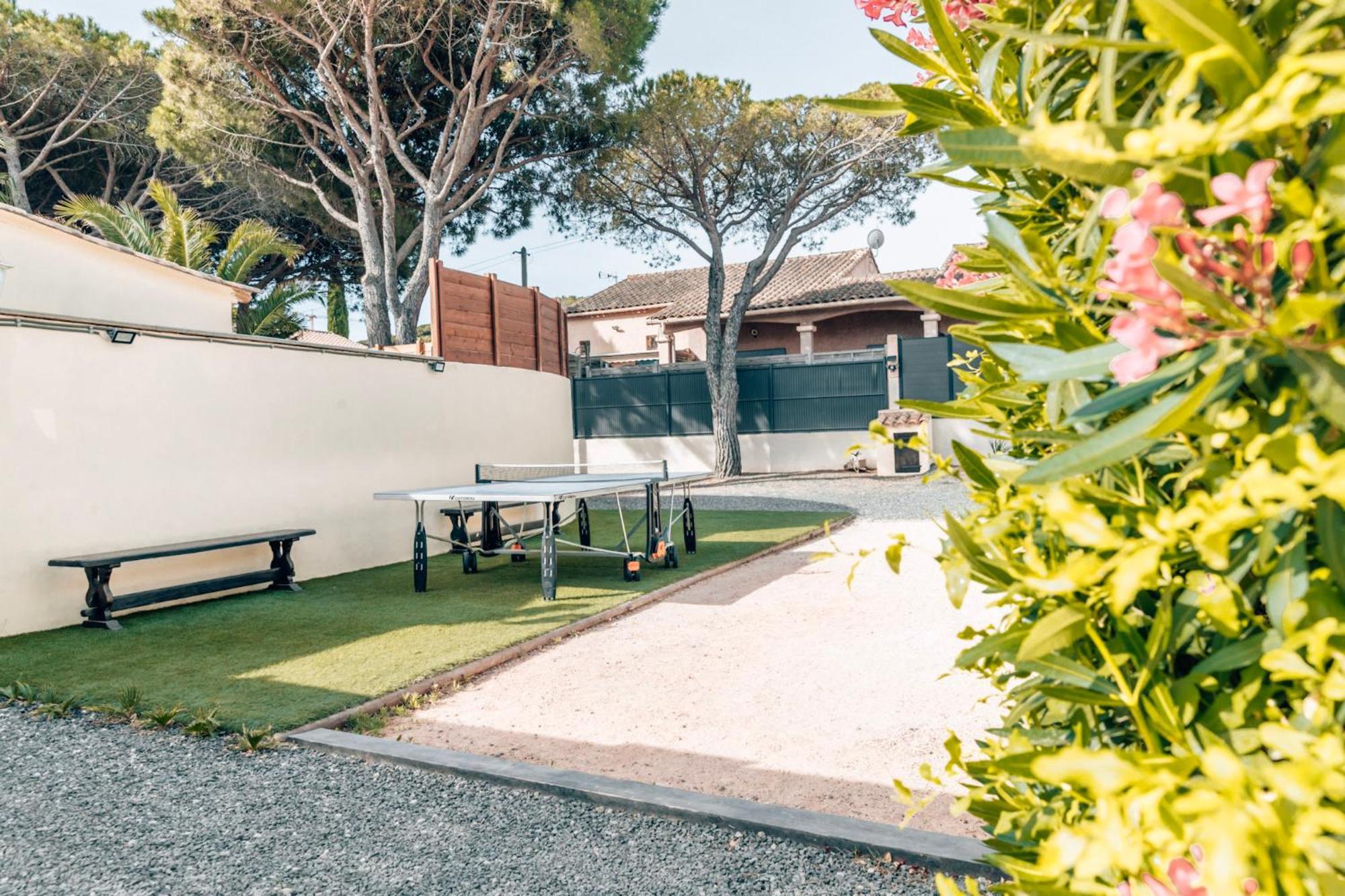 Reve D'Azur, Mazet En Bord De Mer, Parking, Piscine Partagee, Terrasse Bbq & Draps Inclus La Nartelle, 1 Salon, 1 Chambre, 1 Cuisine , 1 Sdb Sainte-Maxime Eksteriør billede